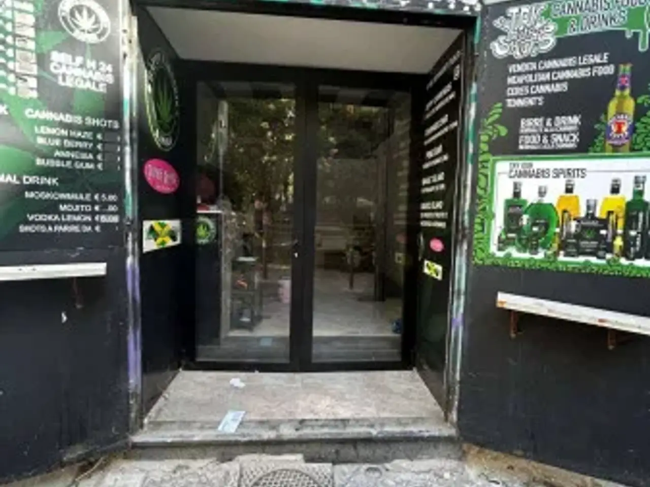 Negozio in Via De Marinis, Napoli, {3} - Foto 2