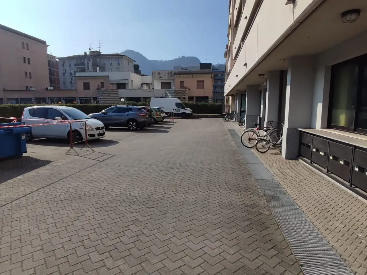 Parcheggio in Viale Aldo Moro 44, Como, {3} - Foto 1