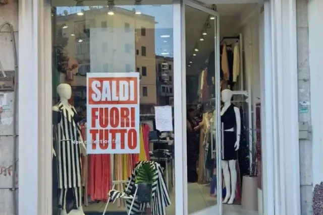 Shop in Via Giacomo Leopardi 88, Napoli - Photo 1