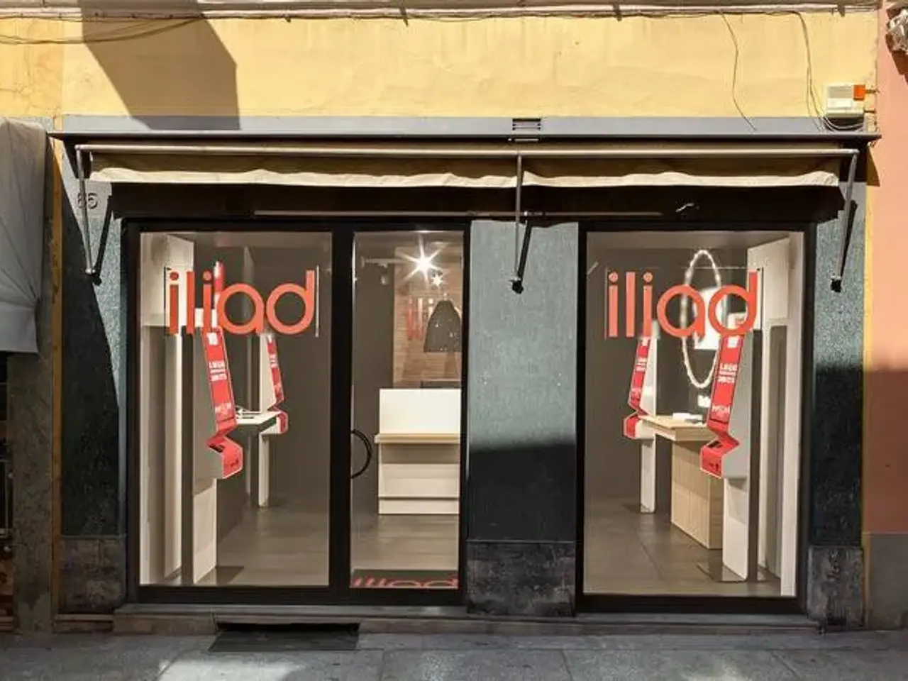 Locale commerciale in Corso Vittorio Emanuele II 65, Piacenza, {3} - Foto 1