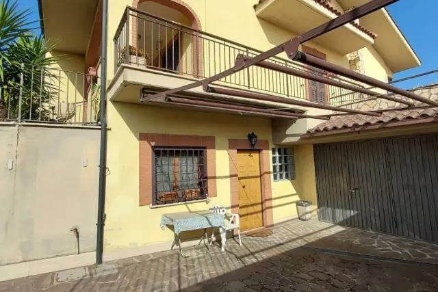 Mansion in Via Subiaco 12e, Guidonia Montecelio - Photo 1