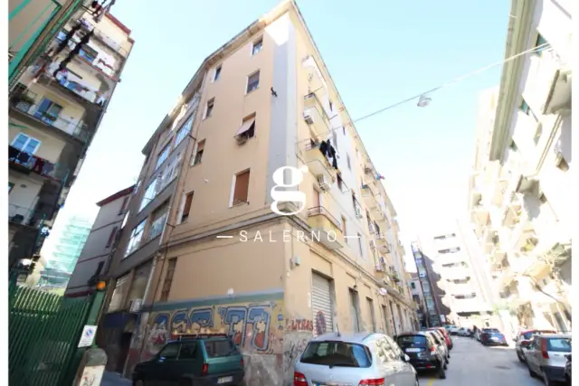 2-room flat in Via Zara, Salerno - Photo 1