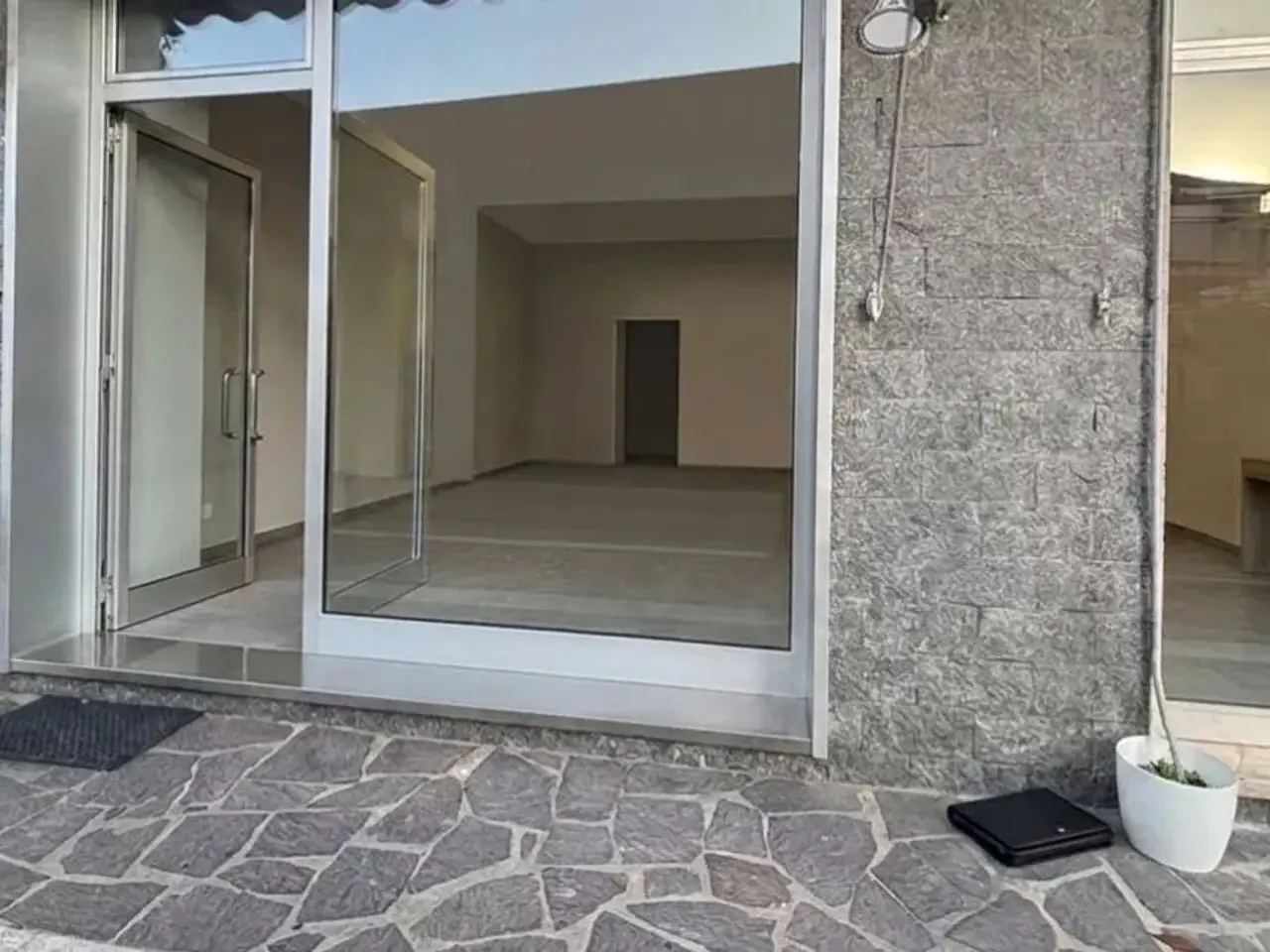 Negozio in , Montesilvano, {3} - Foto 1