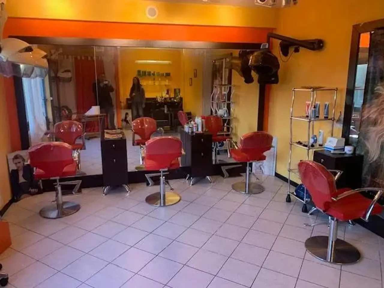 Locale commerciale in , Cascina, {3} - Foto 2