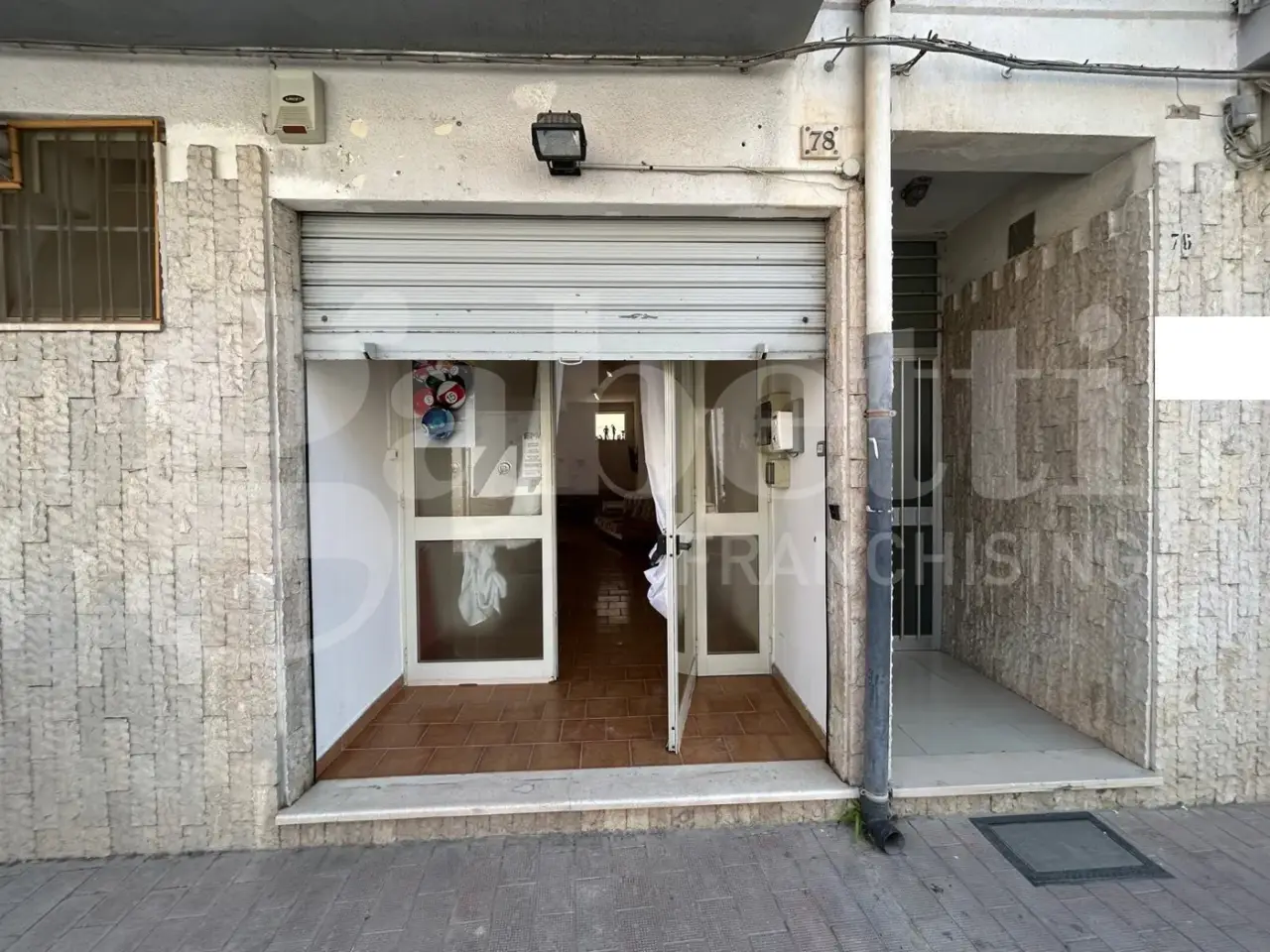 Magazzino in Via Alcide De Gasperi 78, Canosa Di Puglia, {3} - Foto 1