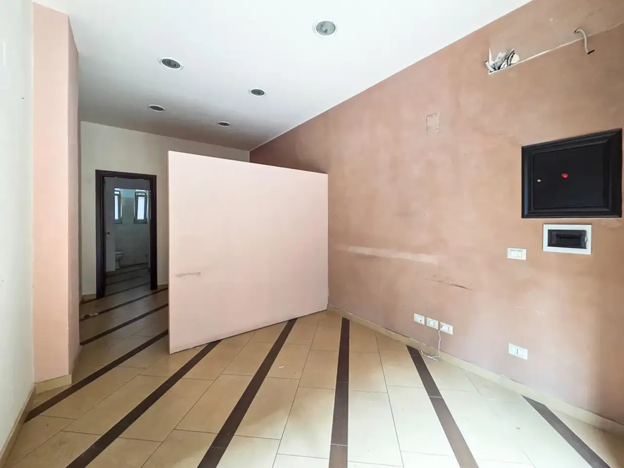 Palazzina commerciale in Via Ghibellina 132, Messina, {3} - Foto 2