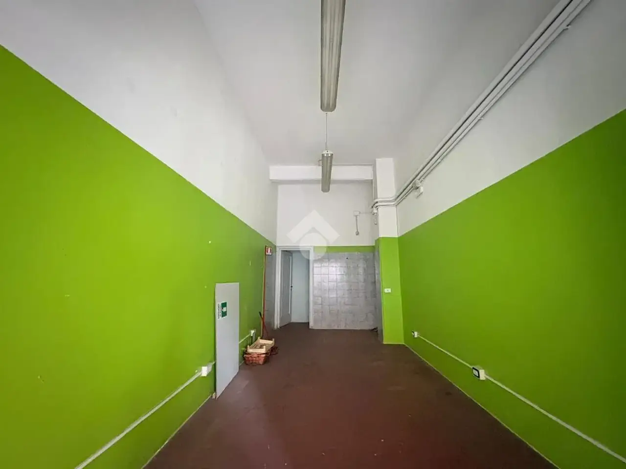 Negozio in Via San Fruttuoso 56, Genova, {3} - Foto 1