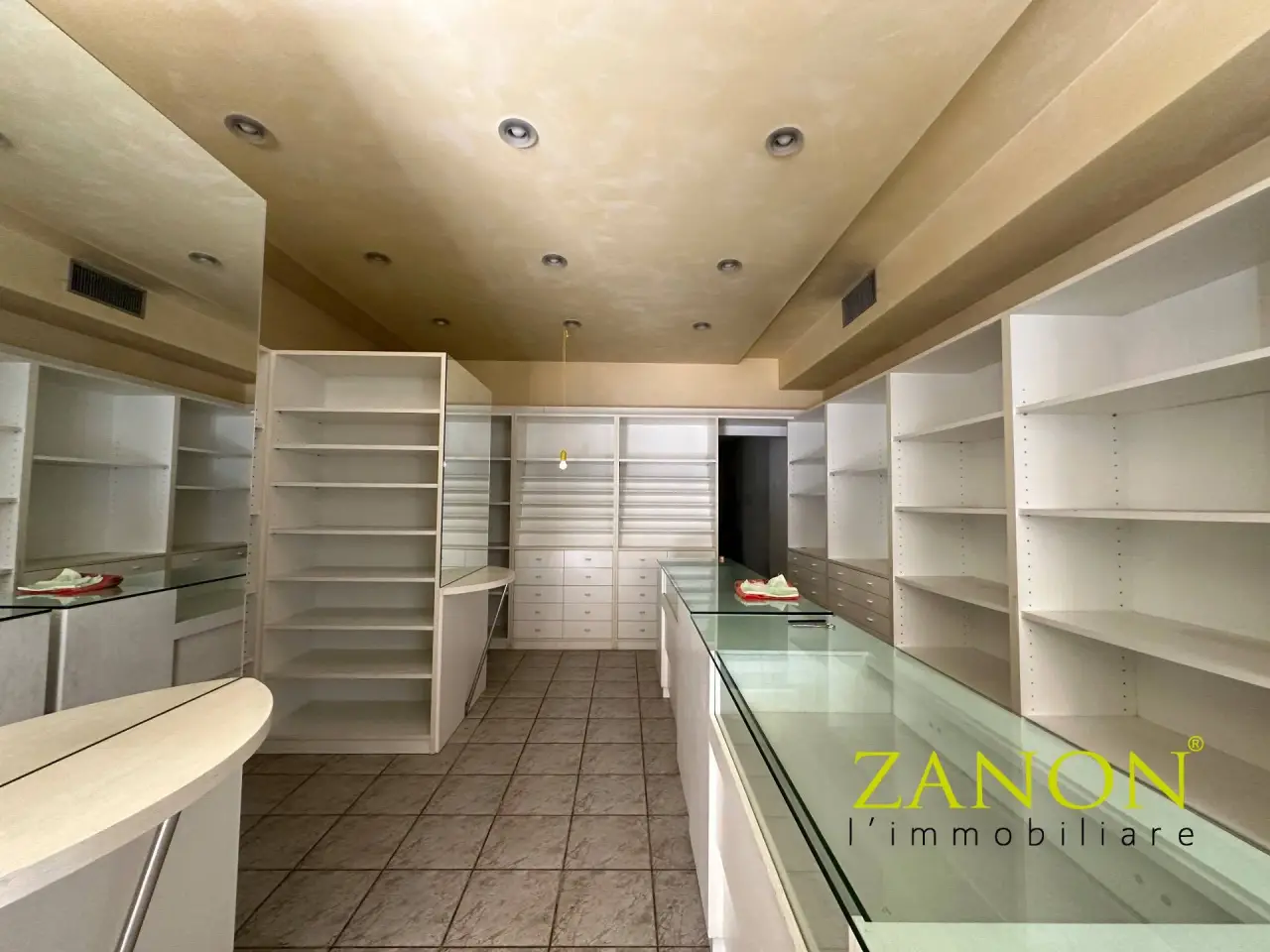 Negozio in Via Garibaldi 9/C, Gorizia, {3} - Foto 1