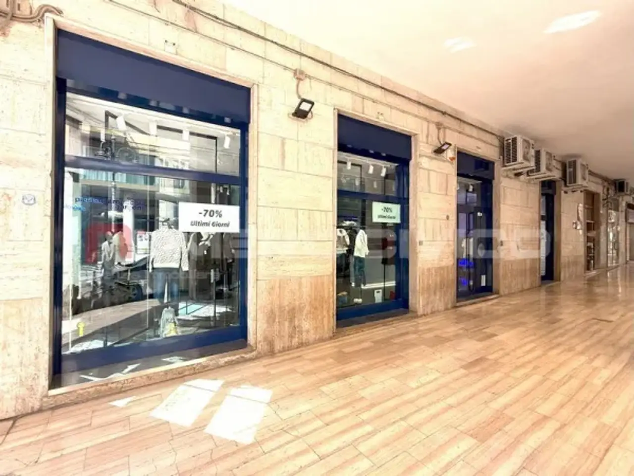 Negozio in Corso Benedetto Cairoli, Foggia, {3} - Foto 2