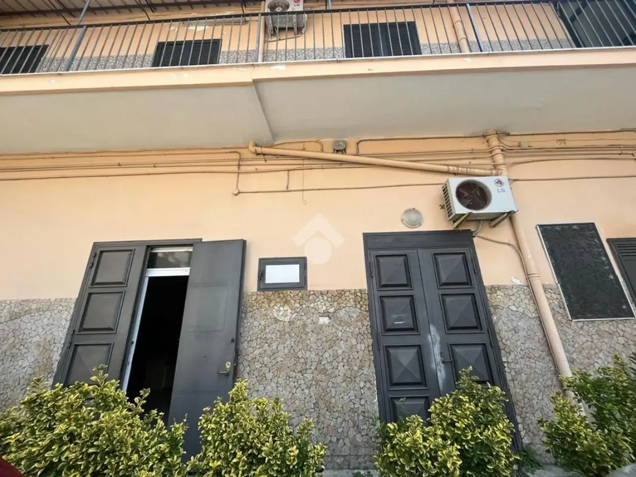 Negozio in Via Francesco Russo 24, Afragola, {3} - Foto 1