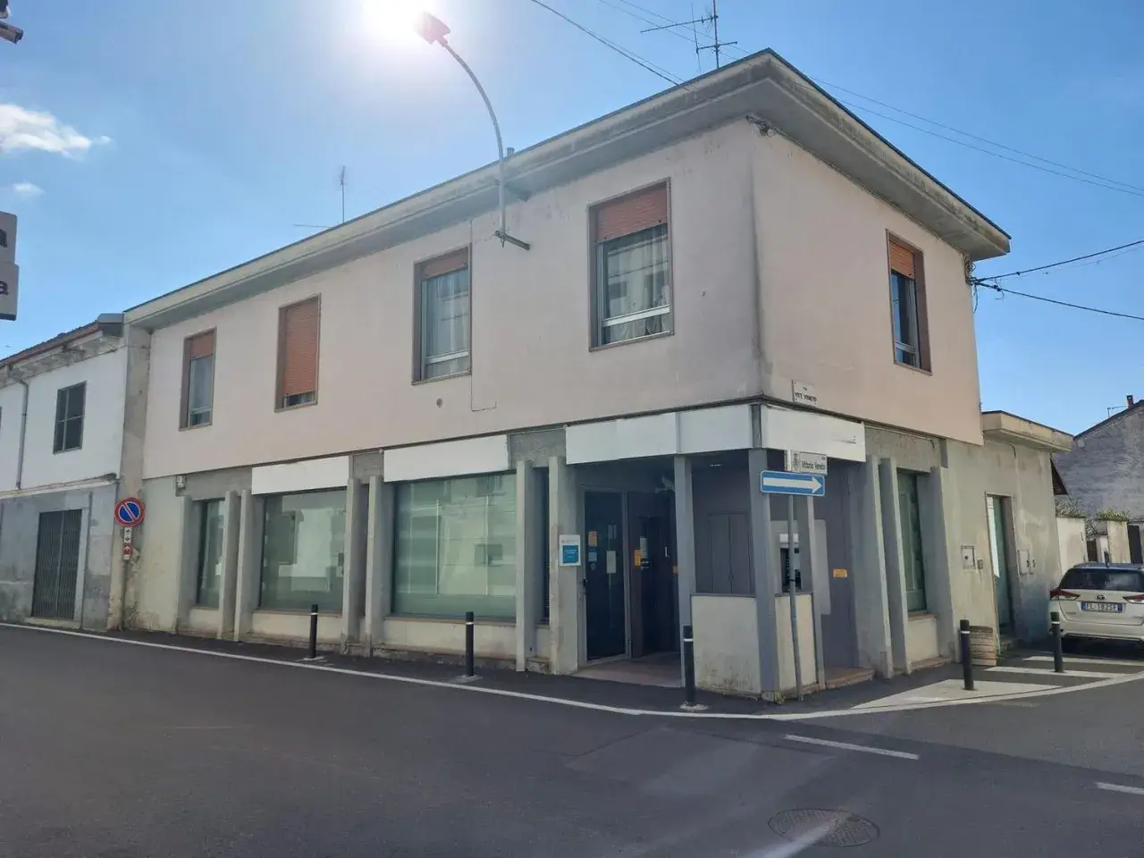 Ufficio in Via 25 Aprile, N. 17, Parona, {3} - Foto 1