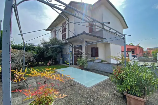 Villa in Via Daniele Manin, Abbiategrasso - Foto 1