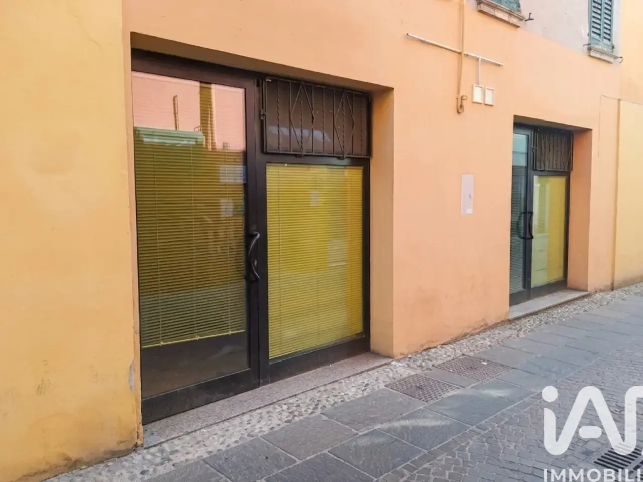 Negozio in Via Filippo Turati 20-22, Bondeno, {3} - Foto 2
