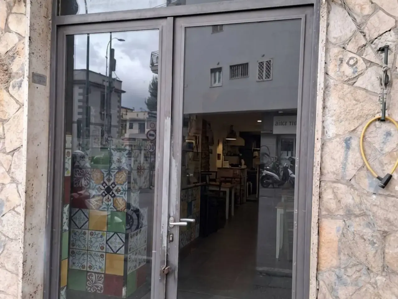 Negozio in Via Domenico Fontana 79, Napoli, {3} - Foto 2