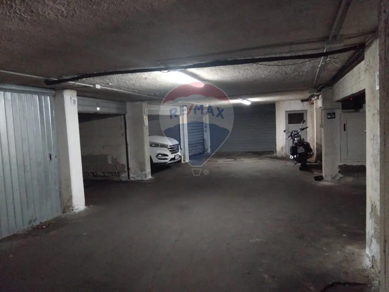 Magazzino in Via Livorno 125, Aci Castello, {3} - Foto 1