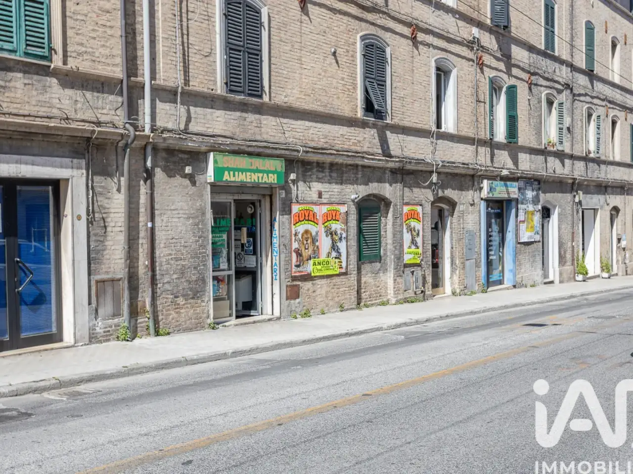 Negozio in Via Mario Torresi, Ancona, {3} - Foto 2