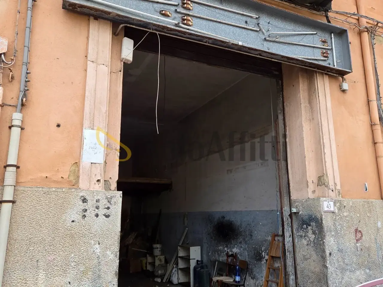 Parcheggio chiuso in Via Nino Bixio, Reggio Calabria, {3} - Foto 2