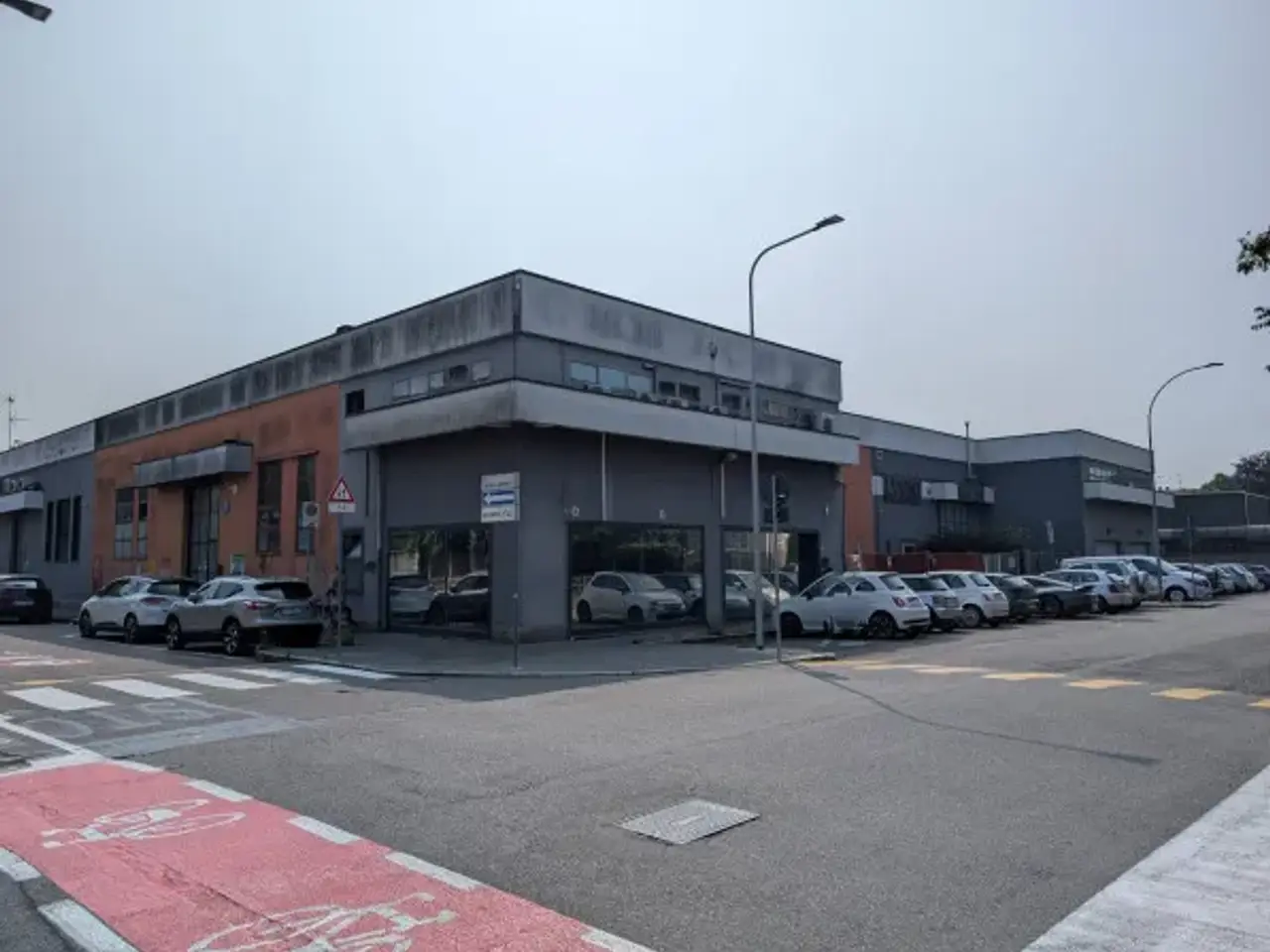 Negozio in Via Lazzaro Spallanzani 22, Legnano, {3} - Foto 1