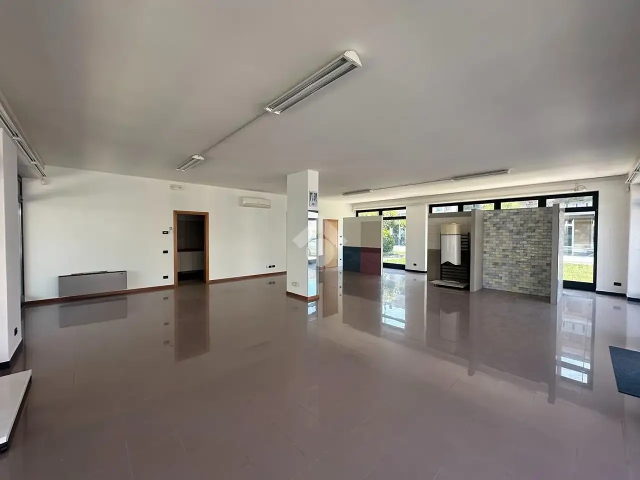 Negozio in Via Piave 27, Castello Di Godego, {3} - Foto 2