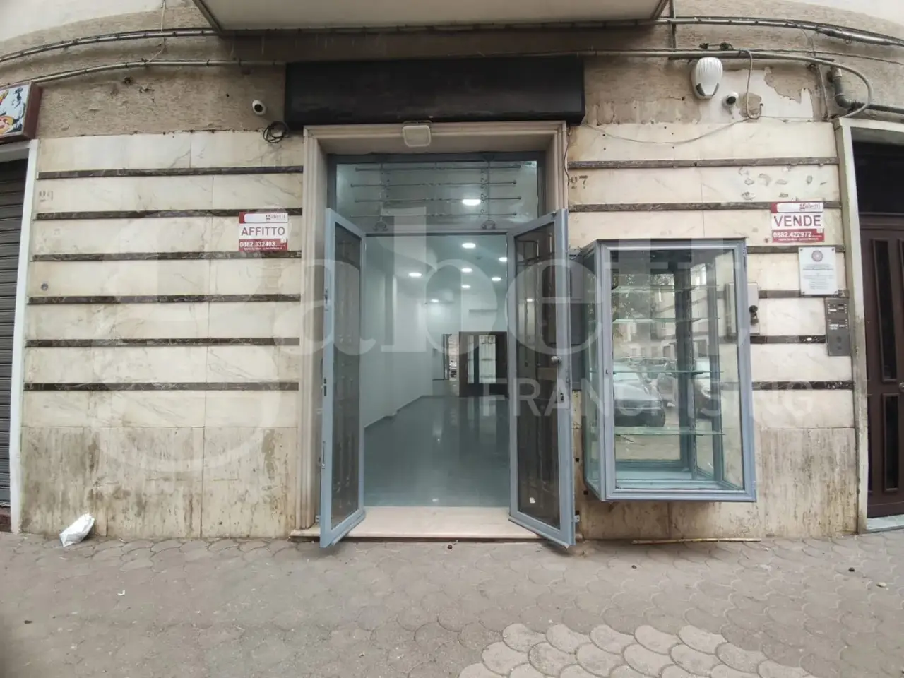 Negozio in Via Checchia Rispoli  27, San Severo, {3} - Foto 1