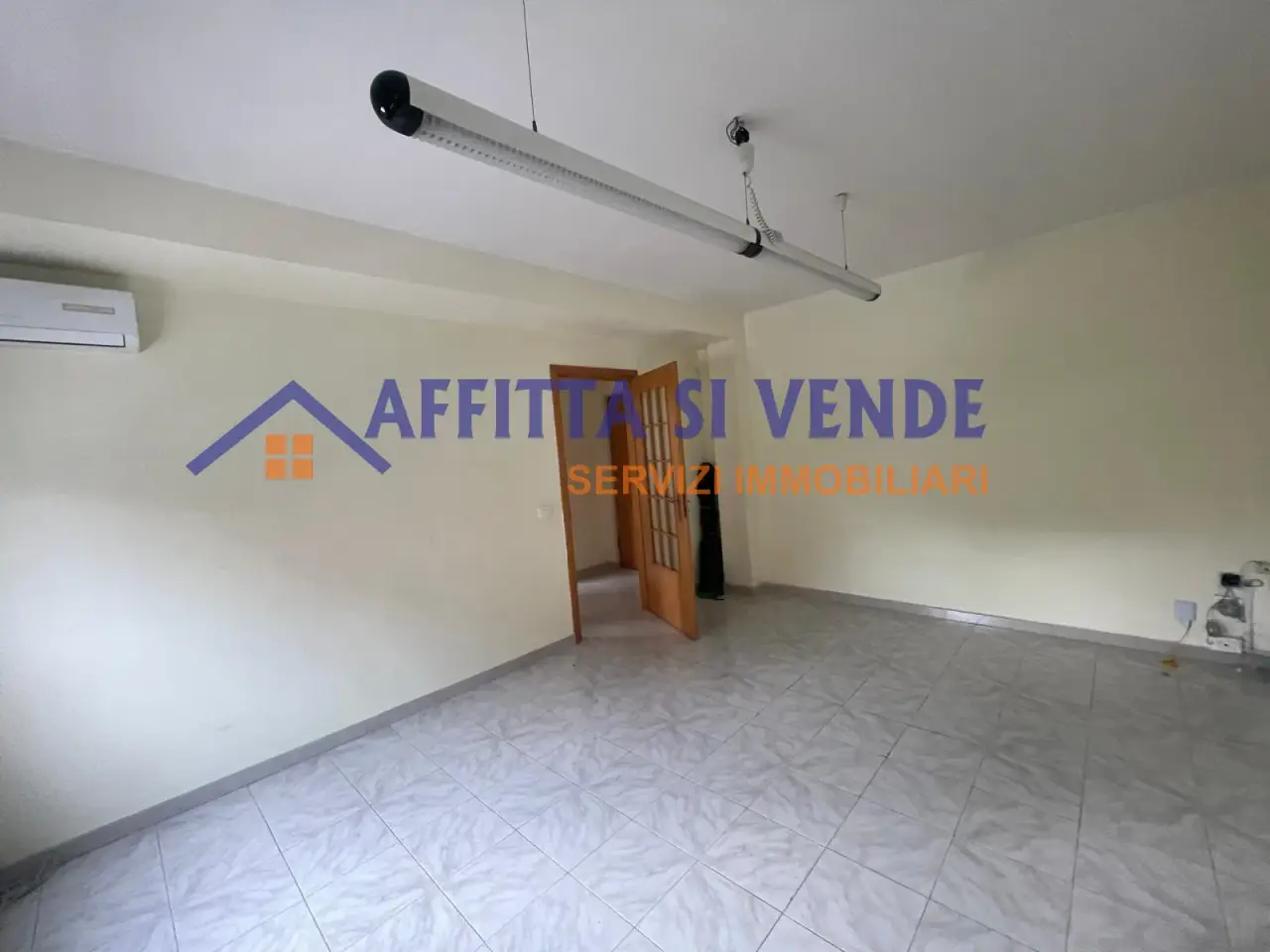 Ufficio in Viale Teracati 37, Siracusa, {3} - Foto 1