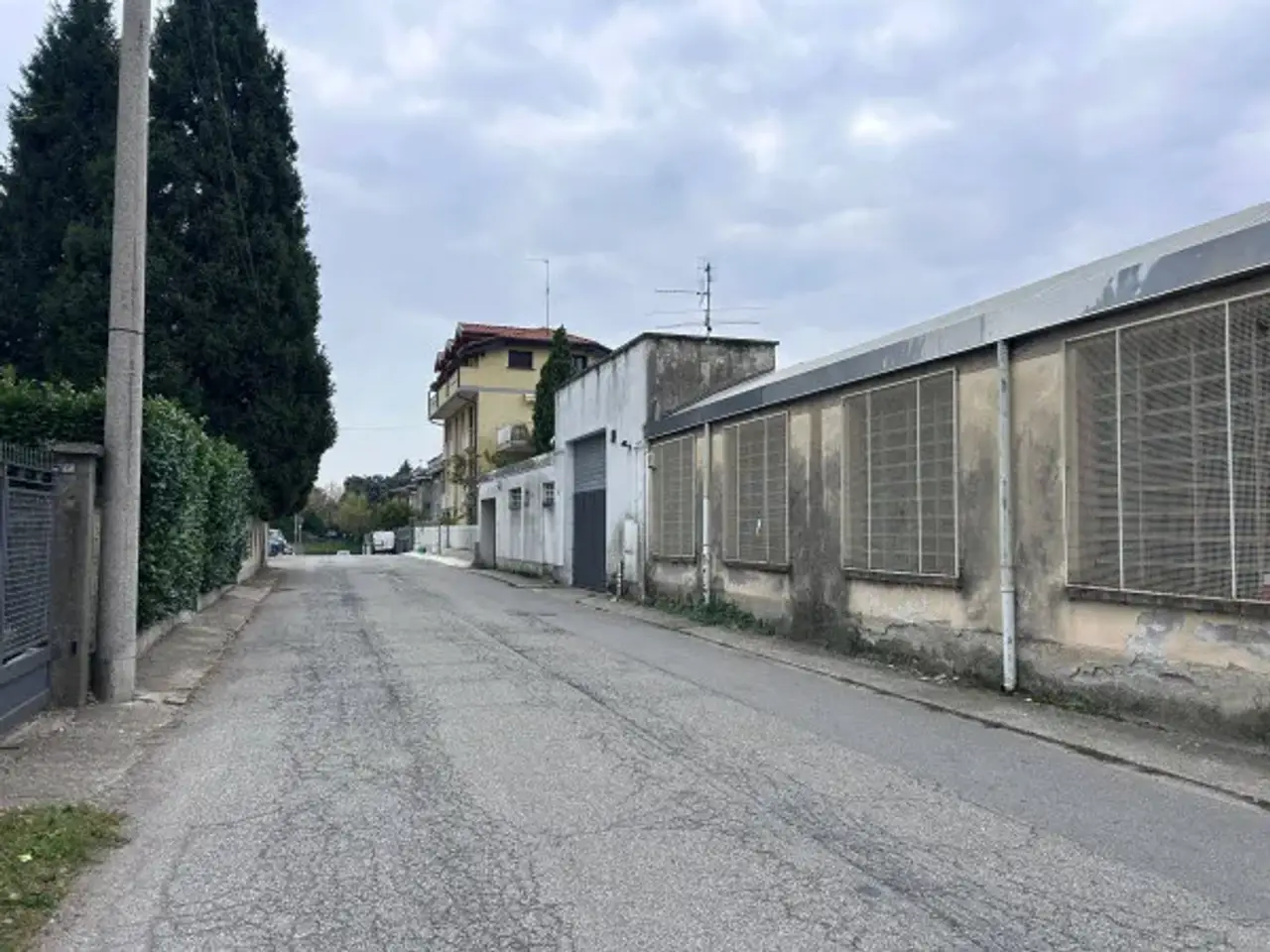 Capannone in Via degli Orsini, Gallarate, {3} - Foto 1