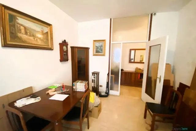 3-room flat in Via Ugo Foscolo, Rozzano - Photo 1