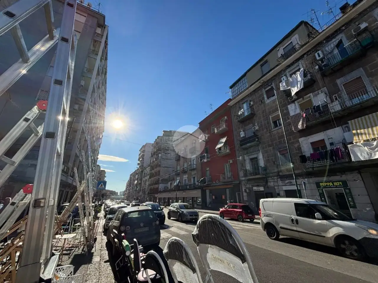 Negozio in Via Marco Aurelio Severino 4, Napoli, {3} - Foto 2