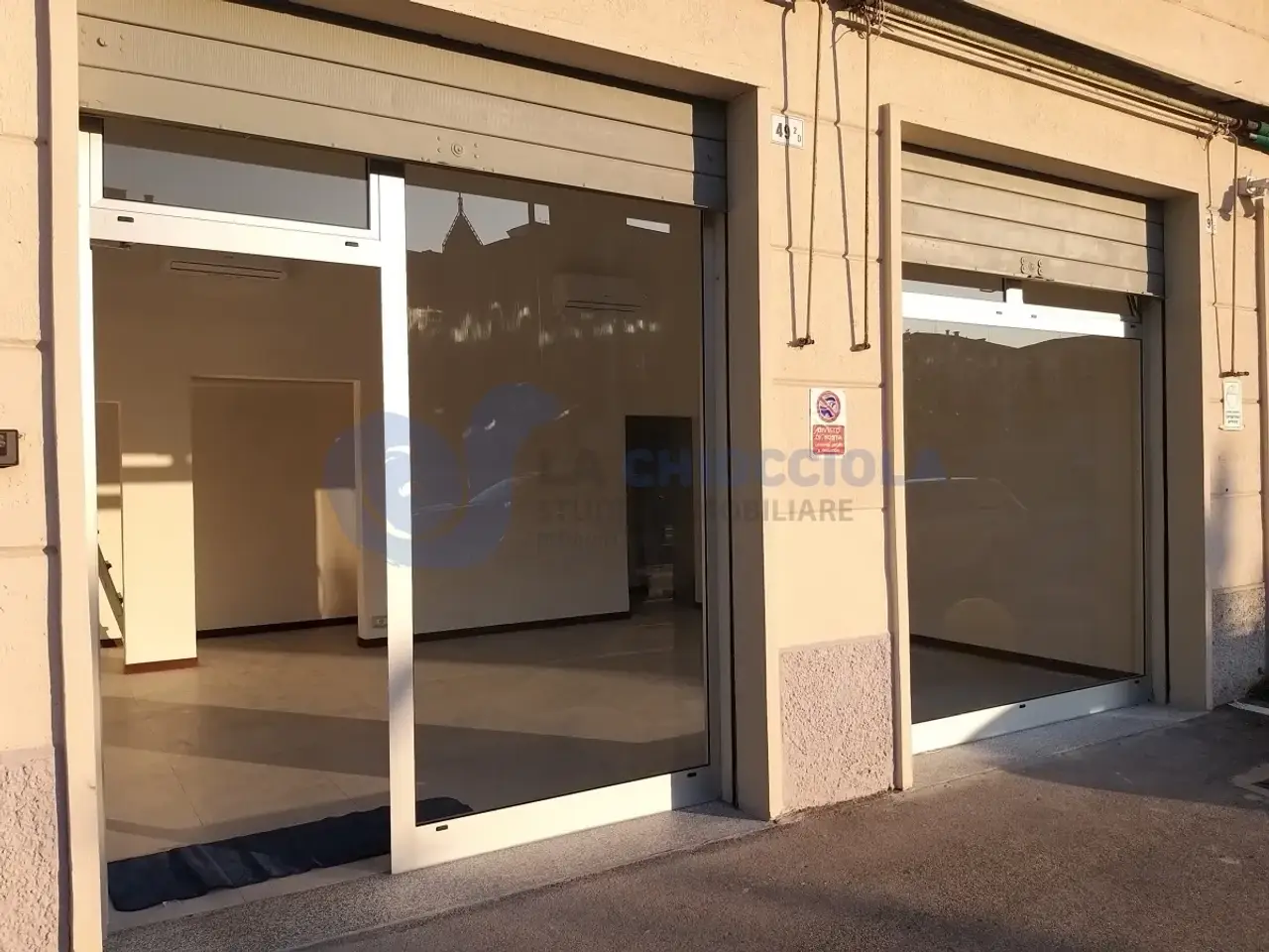 Palazzina commerciale in , Bologna, {3} - Foto 2