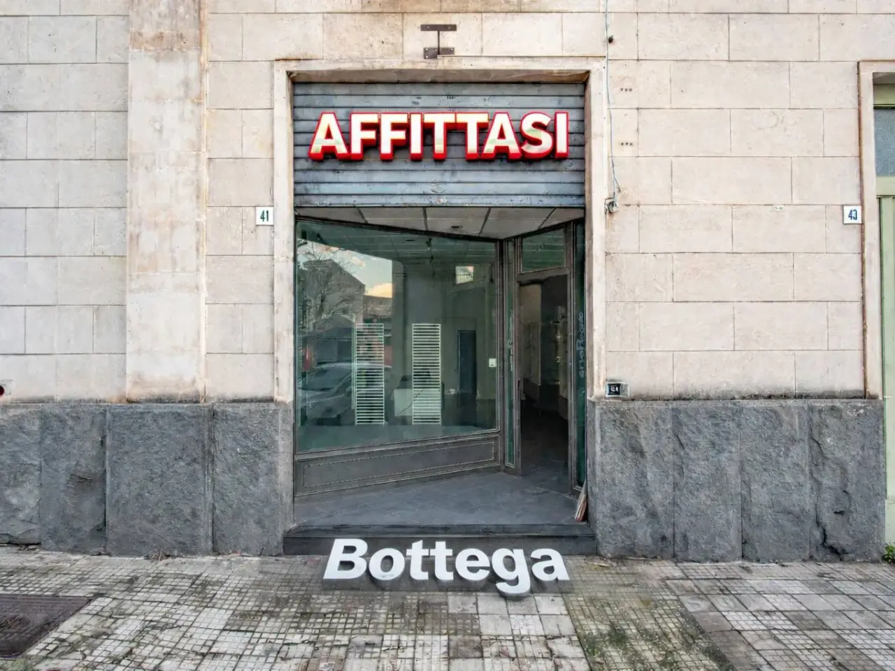 Negozio in Via dei Vespri 41, Giarre, {3} - Foto 1