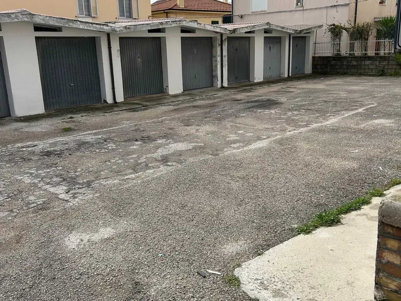Parcheggio chiuso in Via Martiri VI Ott. 51, Lanciano, {3} - Foto 2