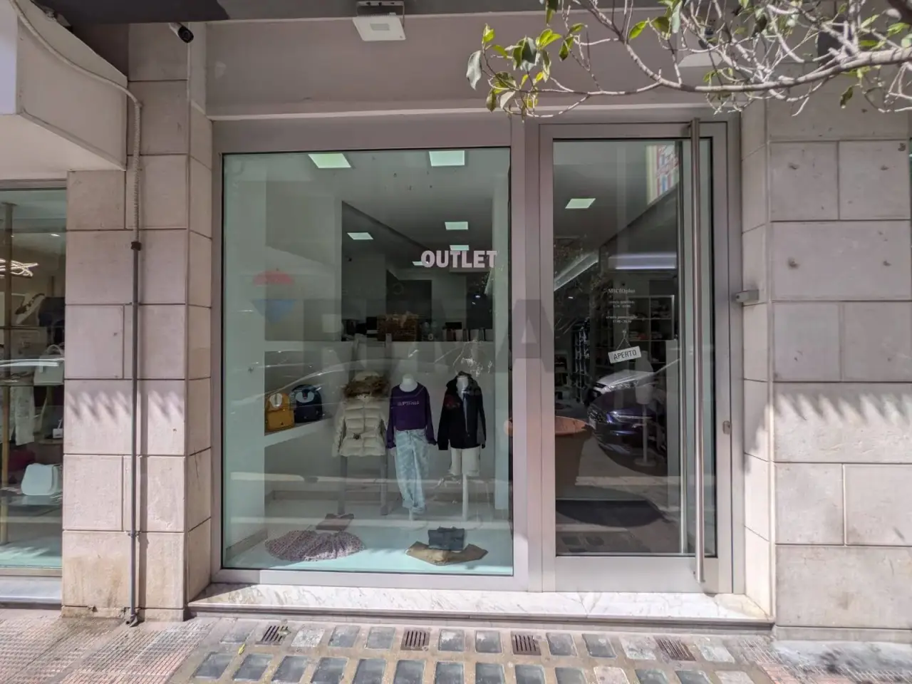 Negozio in Via Alessandro Manzoni 97, Bari, {3} - Foto 2