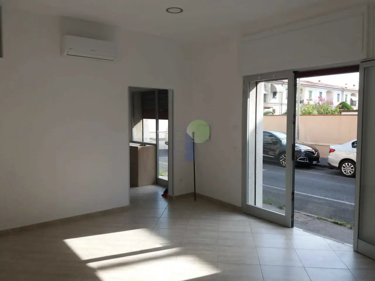 Palazzina commerciale in Via Toscana 34, Livorno, {3} - Foto 1