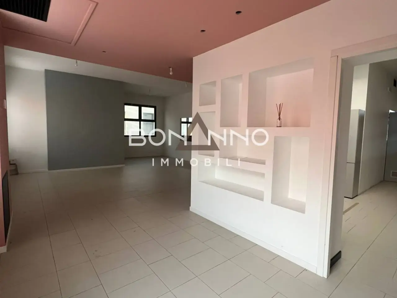 Ufficio in Via Circonvallazione Est 1, Castelfranco Veneto, {3} - Foto 1