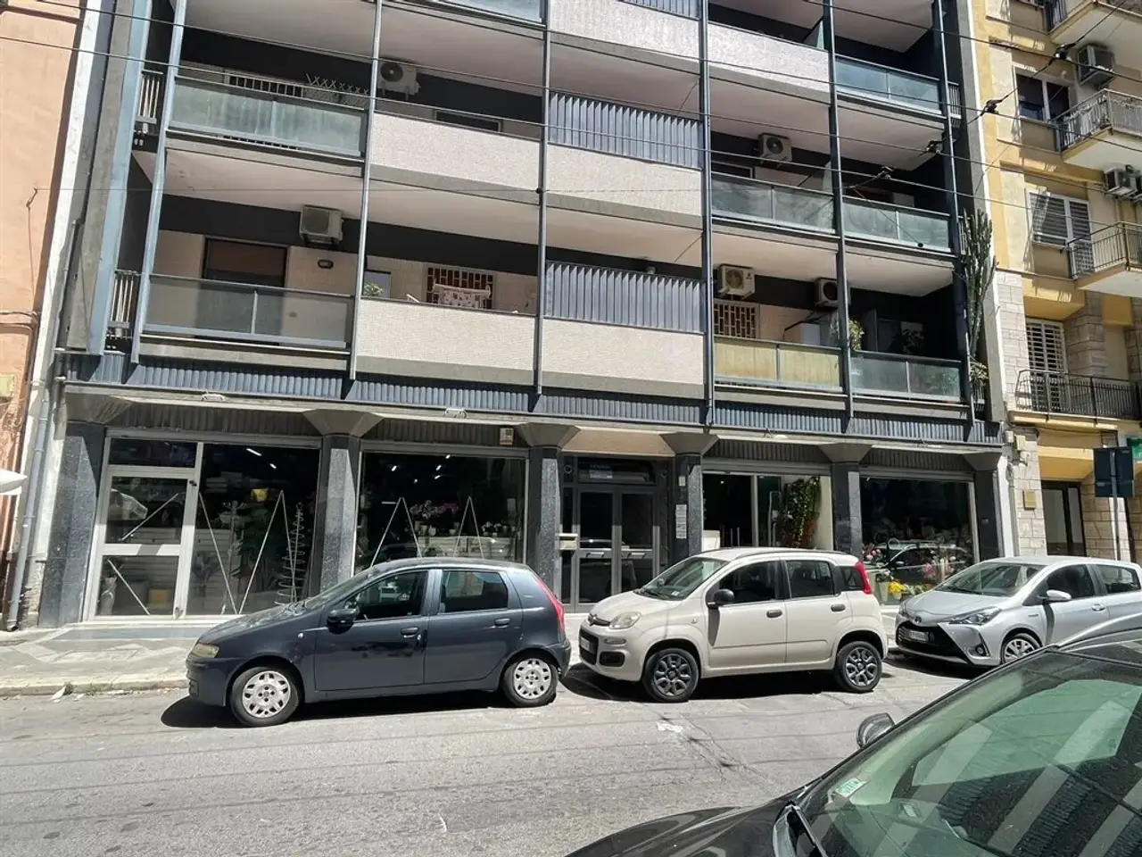 Locale commerciale in Via Principe Amedeo, Bari, {3} - Foto 1