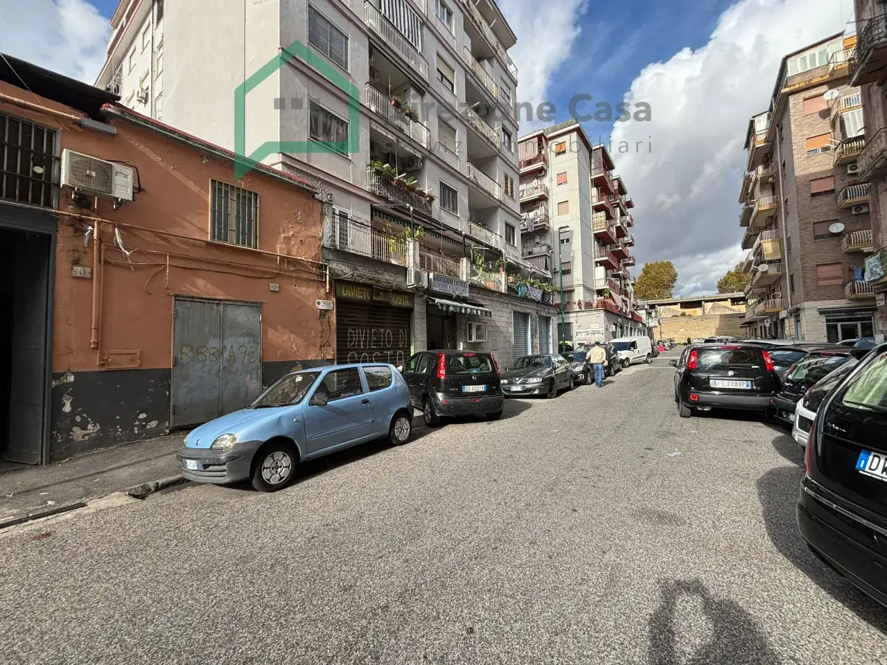 Magazzino in Via G.F. Pinto, 43, Napoli, {3} - Foto 1