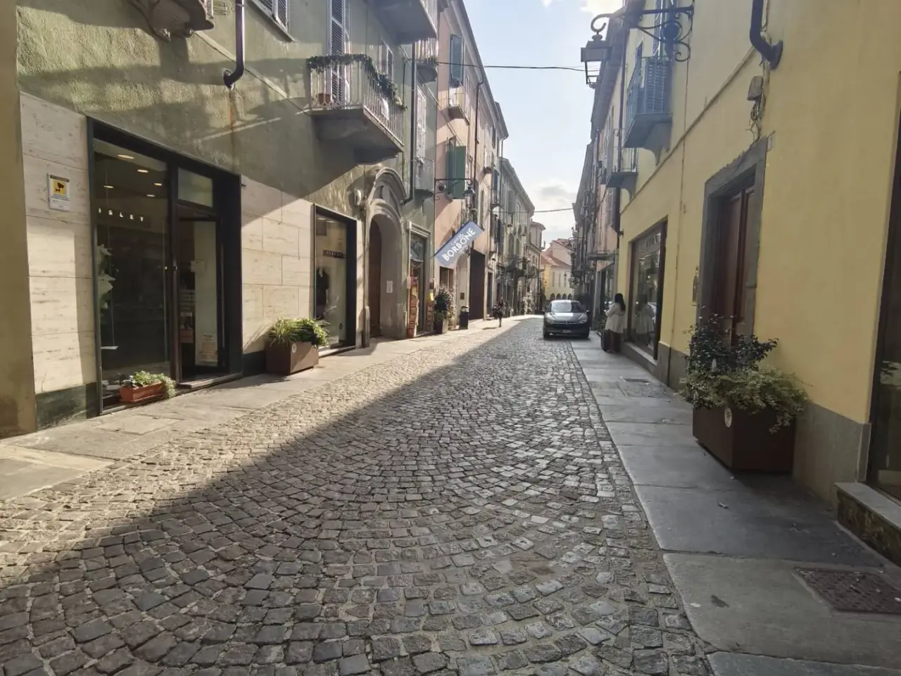 Negozio in Via San Martino 9, Moncalieri, {3} - Foto 1