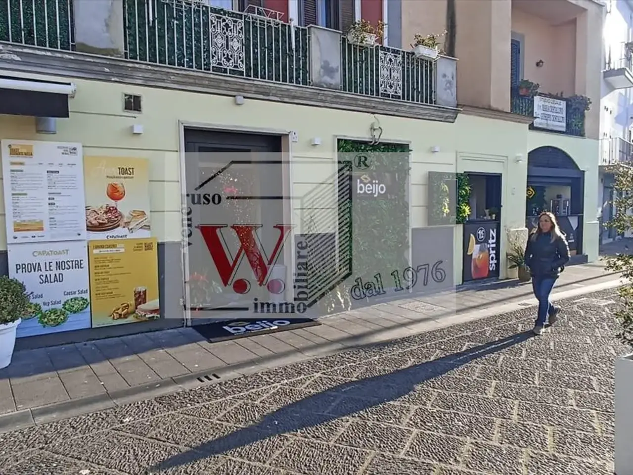 Locale commerciale in Piazza della Repubblica 91, Pozzuoli, {3} - Foto 1