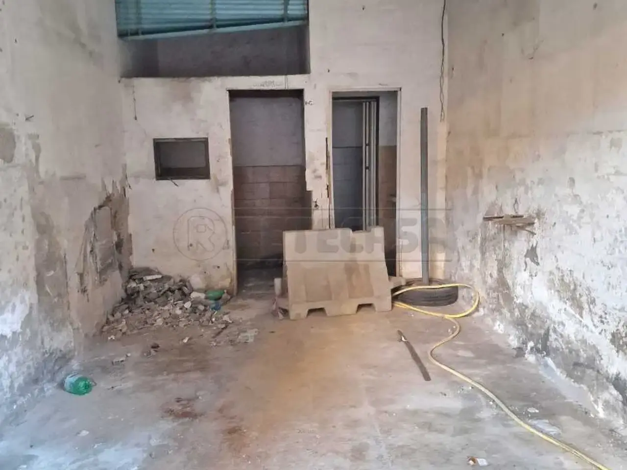 Palazzina commerciale in Via Generale d'Ambrosio 16 a, Napoli, {3} - Foto 2