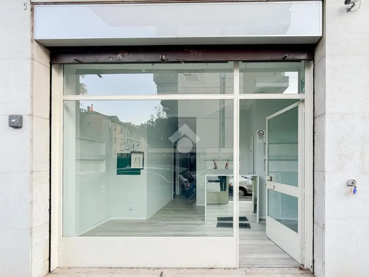 Negozio in Via Romolo Romani 5, Brescia, {3} - Foto 1