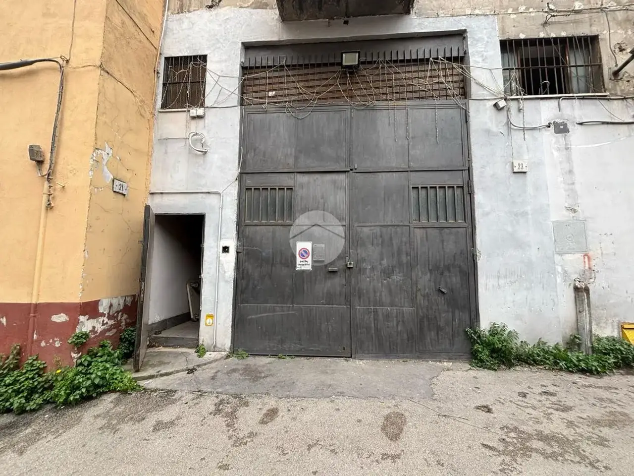 Capannone in Via Notar Giacomo 23, Napoli, {3} - Foto 1