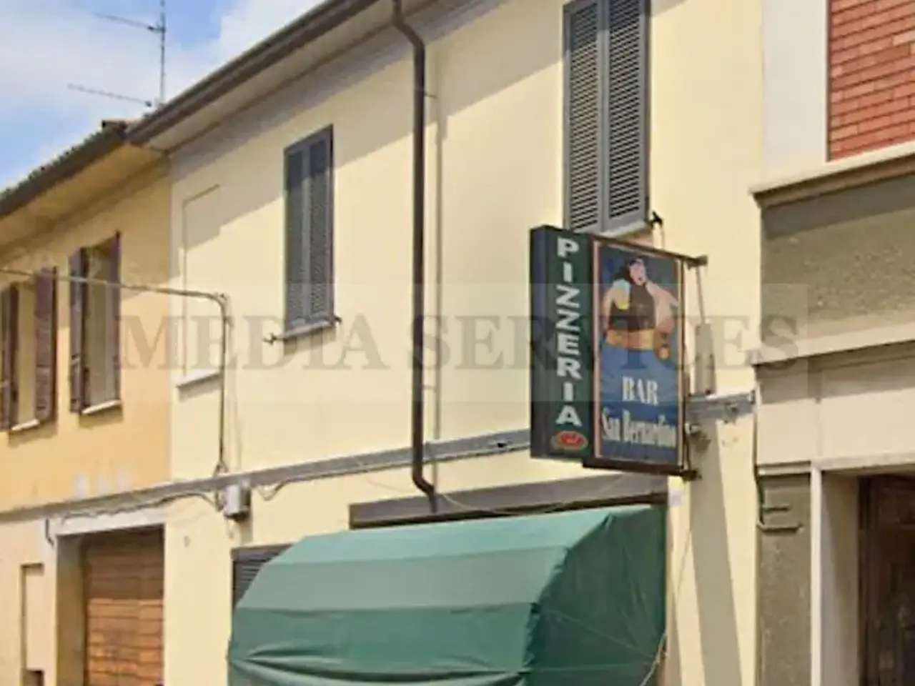 Negozio in Via San Bernardino N° 10, Sannazzaro De' Burgondi, {3} - Foto 2