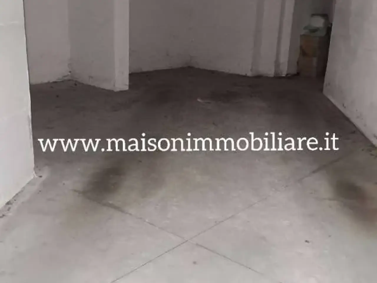 Parcheggio chiuso in Via Frascati, Prato, {3} - Foto 1