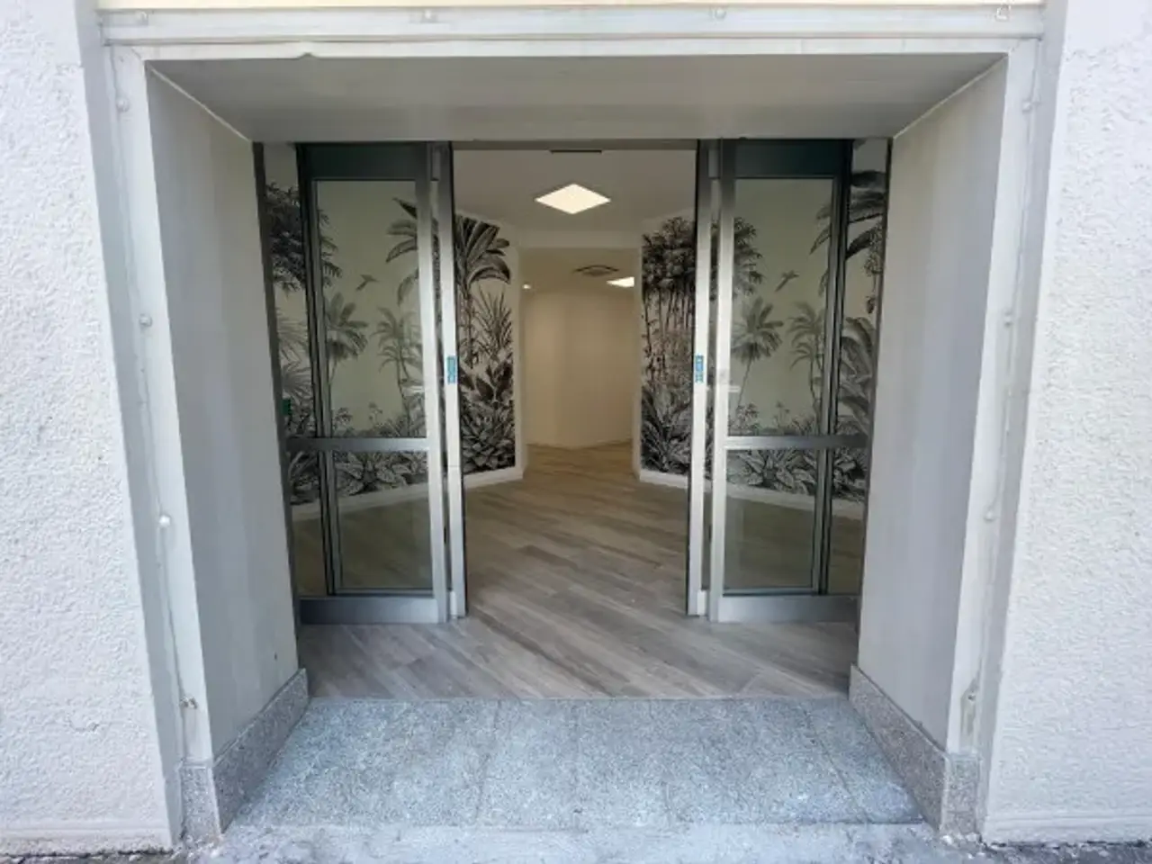 Negozio in Via Cesare Cantù 26, Villa Cortese, {3} - Foto 2