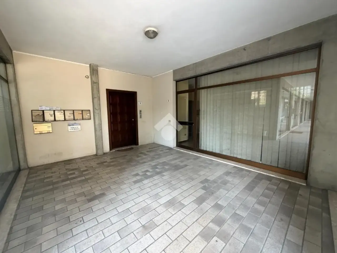 Ufficio in Via De Gasperi 6, San Zenone Degli Ezzelini, {3} - Foto 2