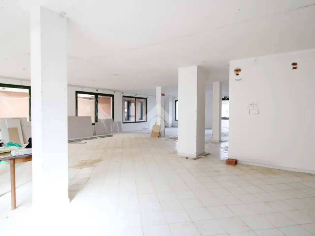 Negozio in Via Cavalieri di Vittorio Veneto, Stezzano, {3} - Foto 1