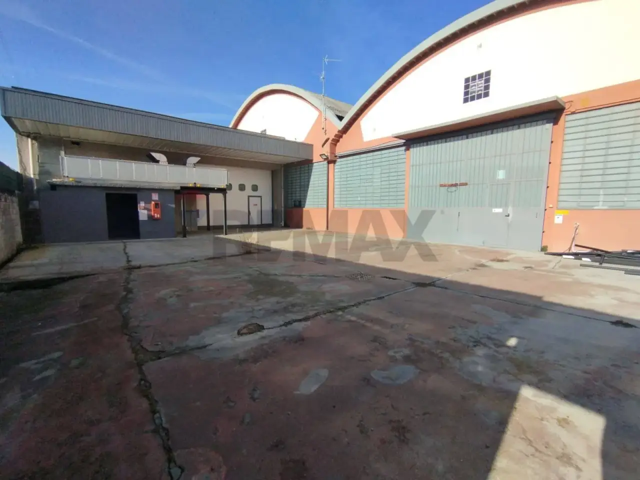 Capannone in Via Mario Greppi 16, Cologno Monzese, {3} - Foto 1