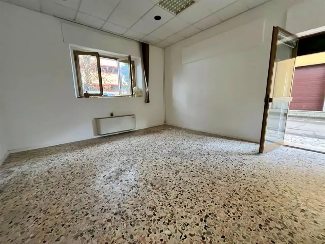 Laboratorio in , Arezzo, {3} - Foto 1